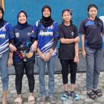 Enam dari Tujuh Atlet Putri FPTI Lampung yang lolos babak Final di Venue Wall Climbing FPTI di PKOR Way Halim Lampung (Foto : Hms FPTI)