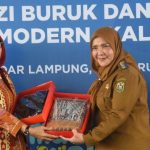 Wali-Kota-Bandar-Lampung-Eva-Dwiana-foto-bersama-Ketua-Dewan-Penasehat-Dharma-Wanita-KKP.